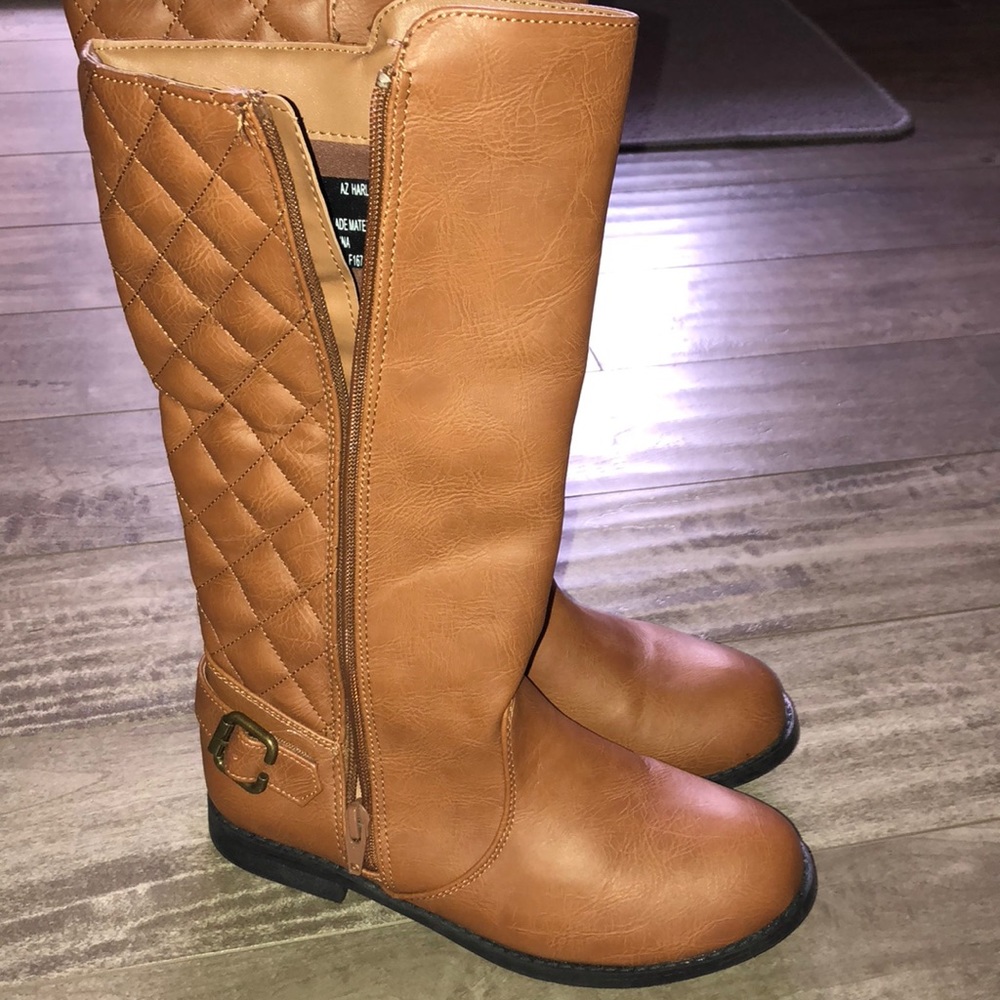 Brown zip up girls boots never worn